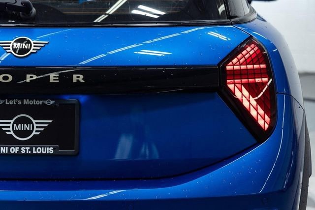 New 2026 MINI Cooper 2-Door Hardtop image 8