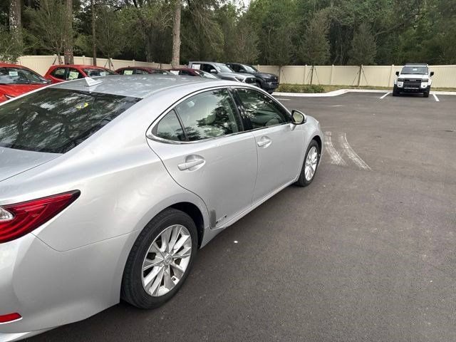 Used 2013 Lexus ES 300h w/ Luxury Pkg FWD image 7
