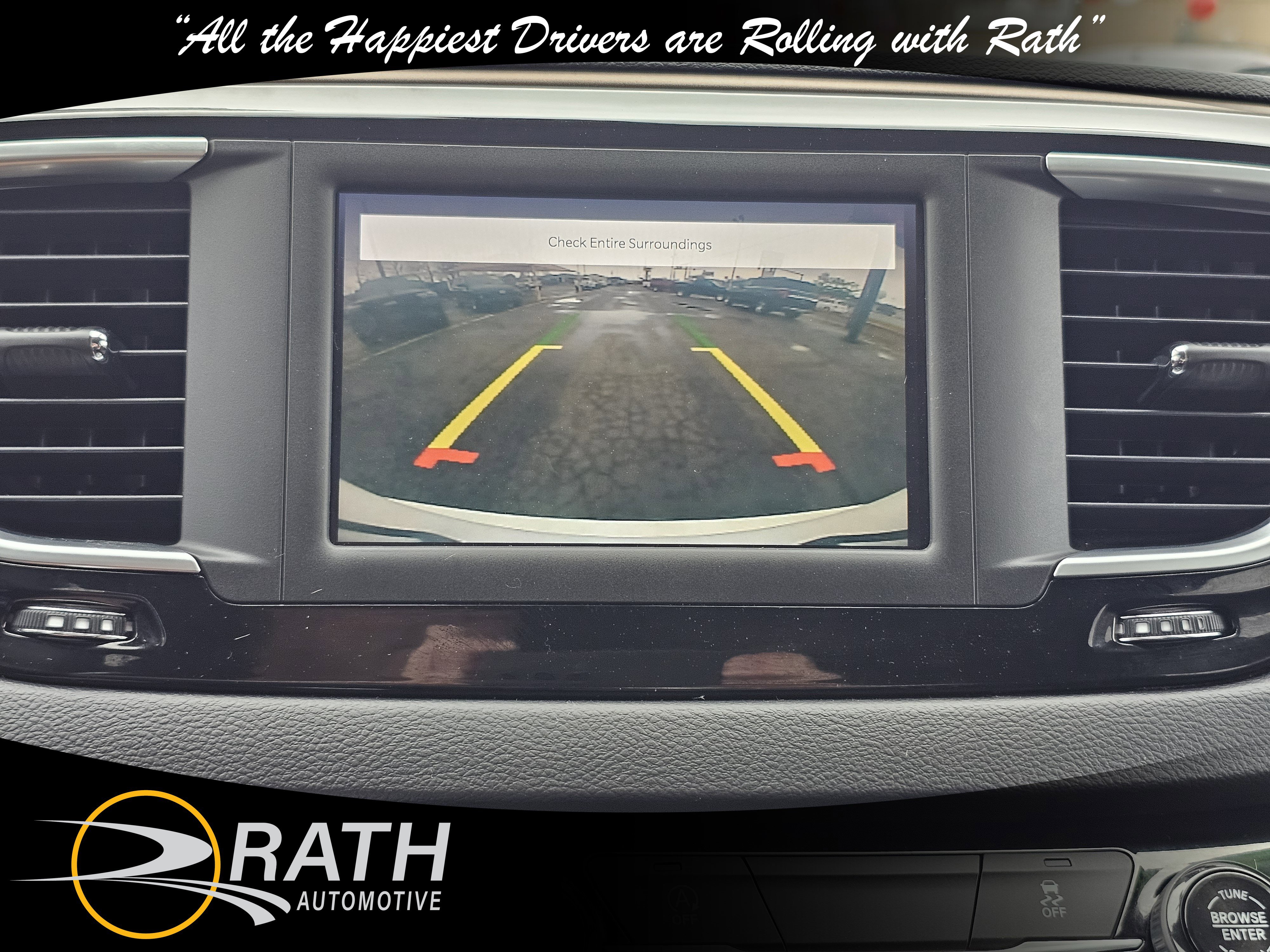 Used 2022 Chrysler Voyager LX image 14