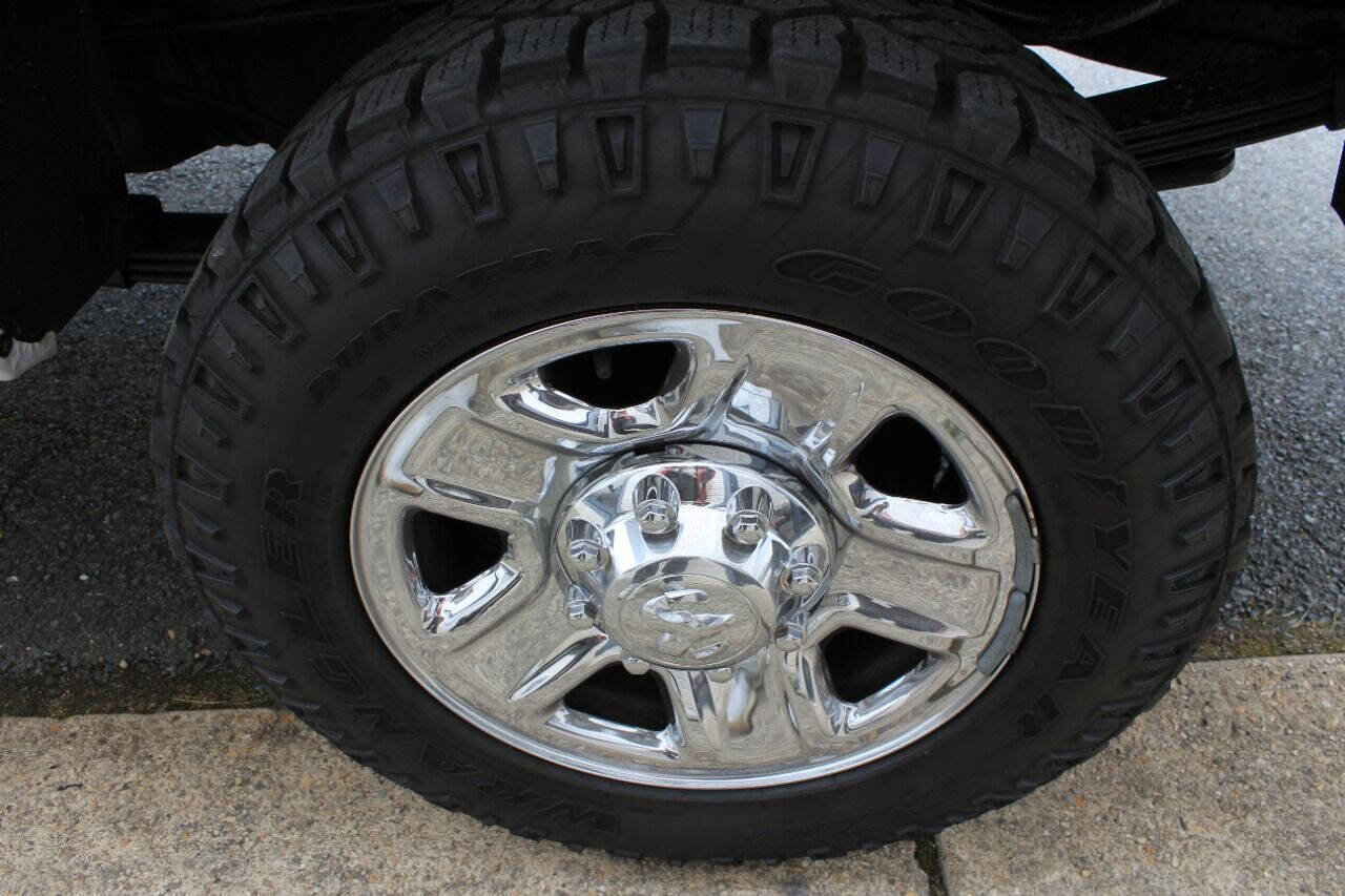 Used 2017 RAM 3500 Tradesman w/ Chrome Appearance Group image 6