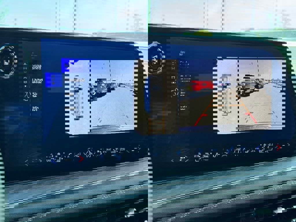 Used 2025 Chevrolet Suburban Premier image 33