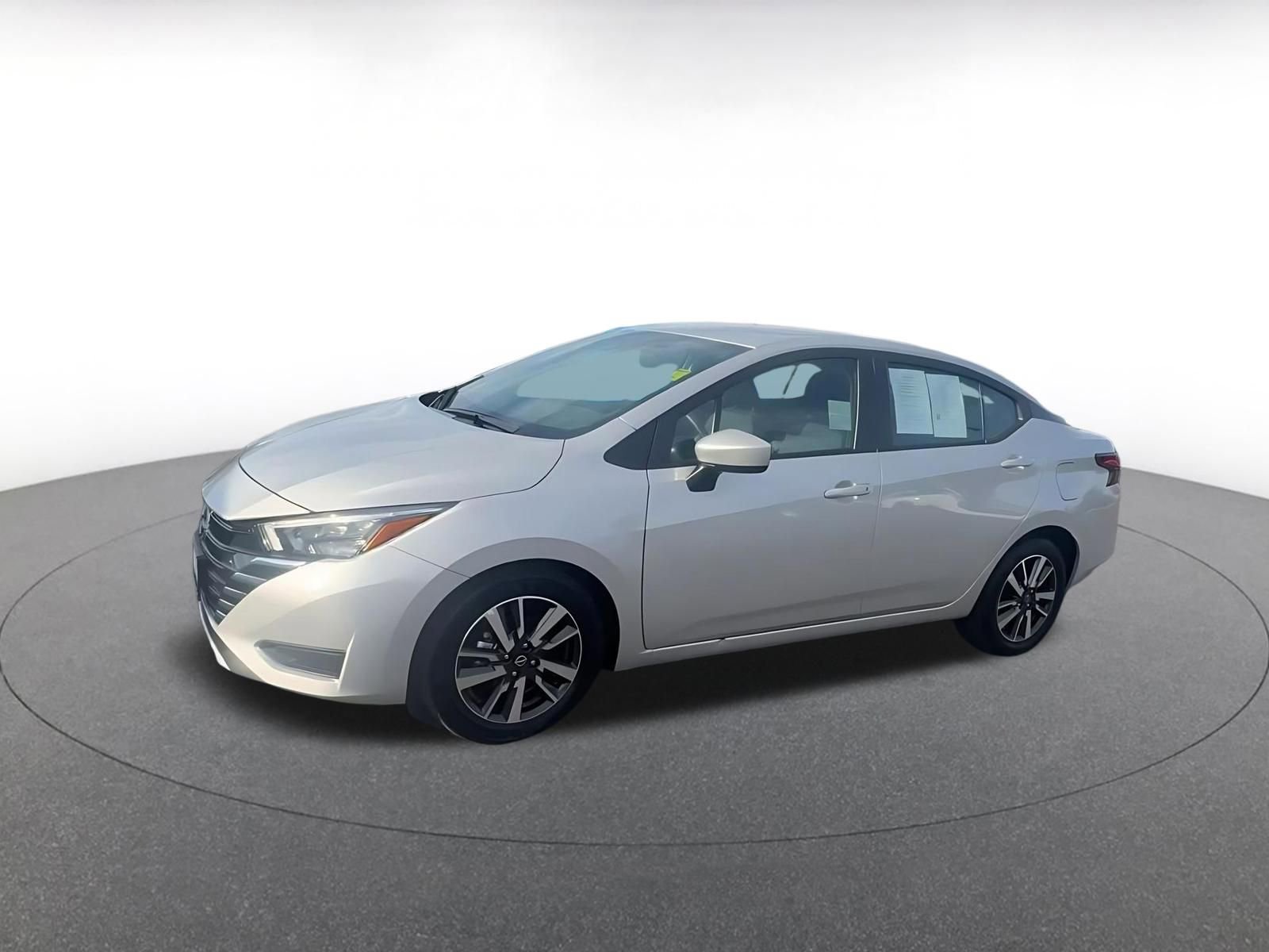 Used 2025 Nissan Versa SV image 8