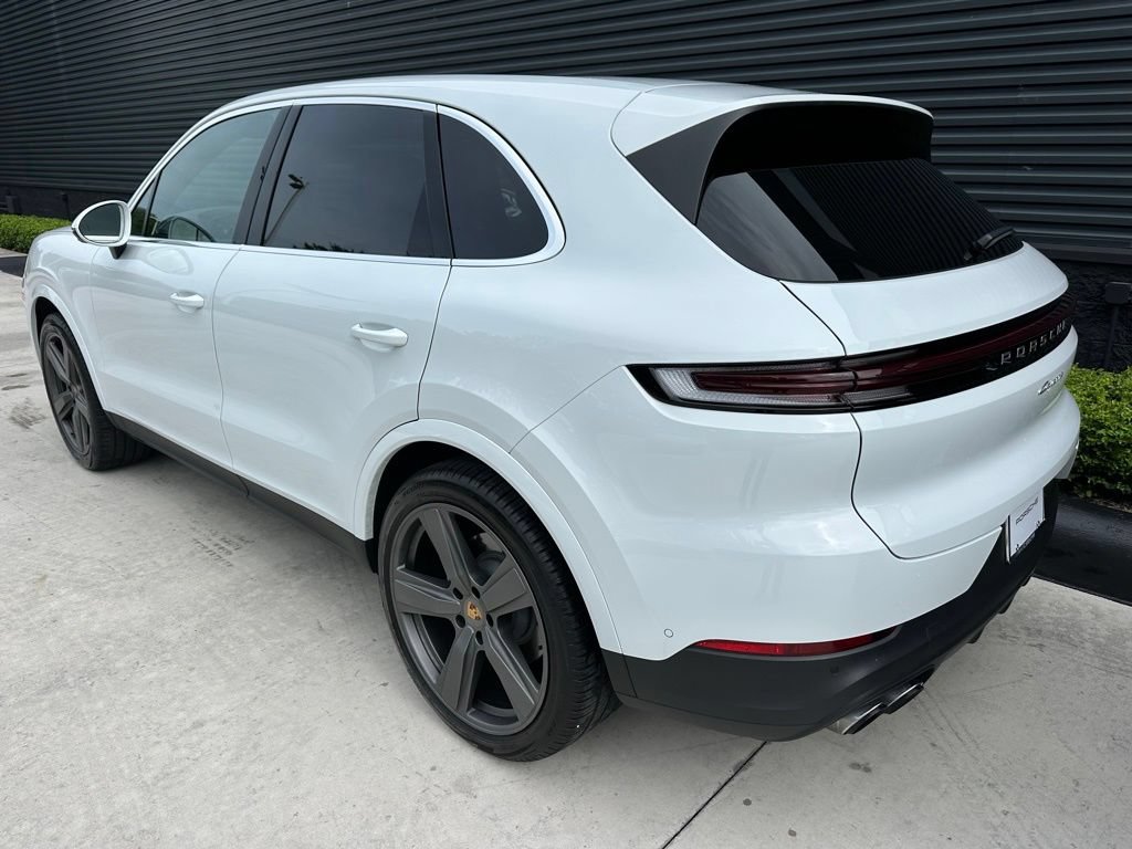 Certified 2024 Porsche Cayenne AWD/4WD image 3