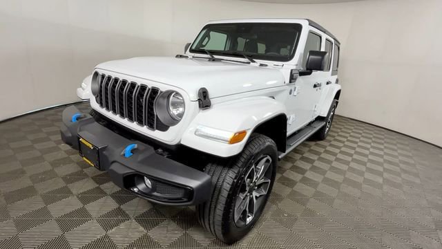 Used 2024 Jeep Wrangler Unlimited AWD/4WD image 10