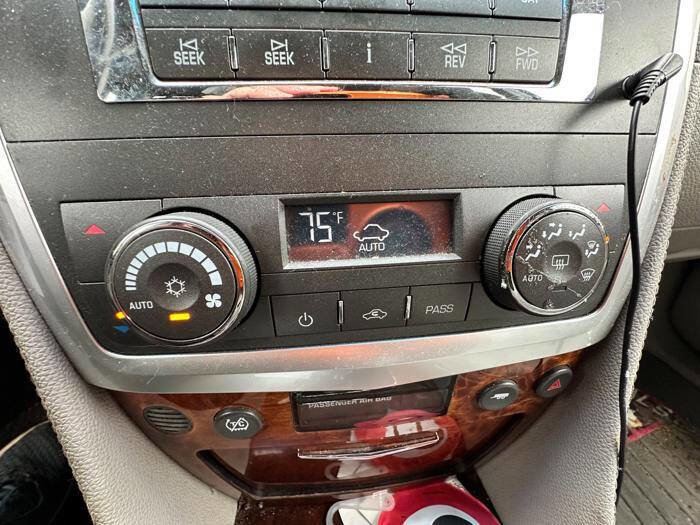 Used 2009 Cadillac SRX AWD w/ Third Row Seating Package image 36