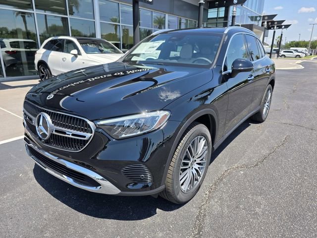 New 2026 Mercedes-Benz GLC 300 image 2