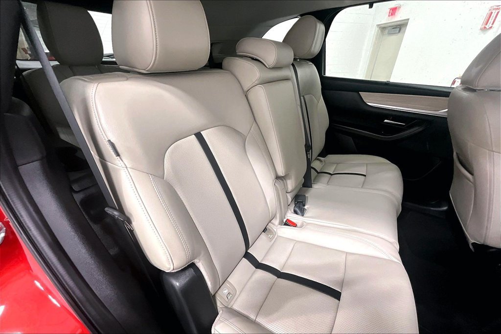 Used 2024 MAZDA CX-90 Plug-In Hybrid w/ Preferred AWD/4WD image 32