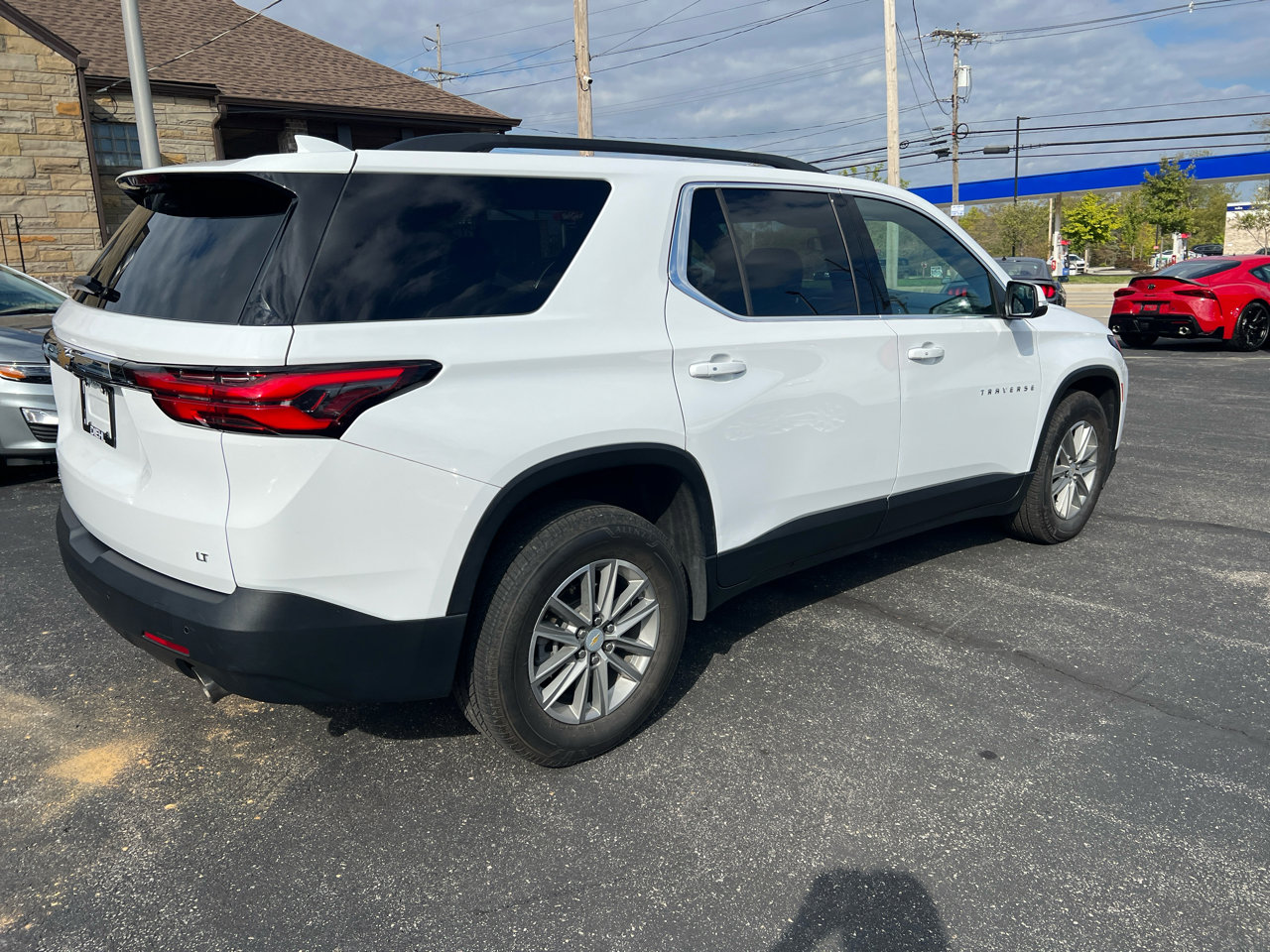 Used 2022 Chevrolet Traverse LT image 5