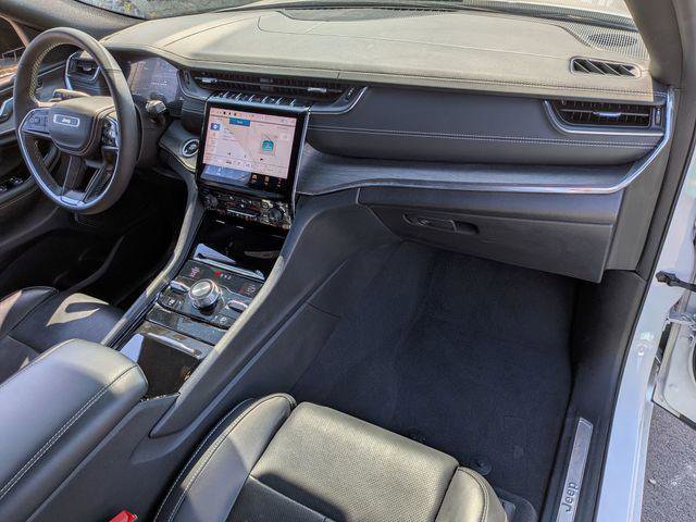 Certified 2024 Jeep Grand Cherokee Overland w/ Luxury Tech Group IV AWD/4WD image 28
