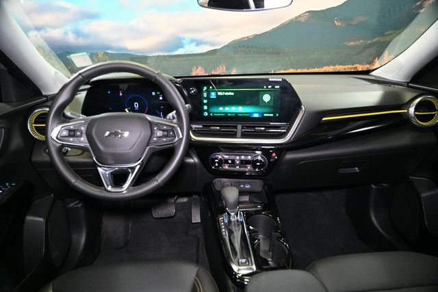 Used 2024 Chevrolet Trax ACTIV w/ Sunroof Package FWD image 62