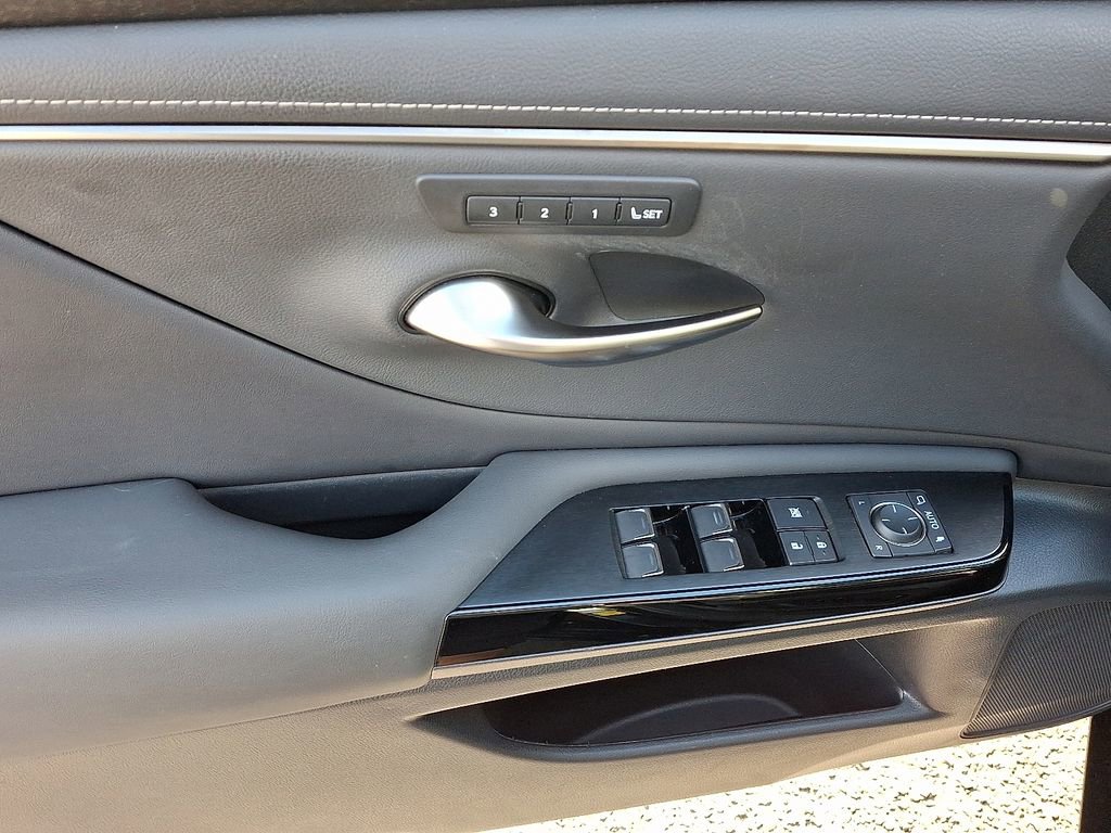 Used 2022 Lexus ES 350 w/ Premium Package image 13
