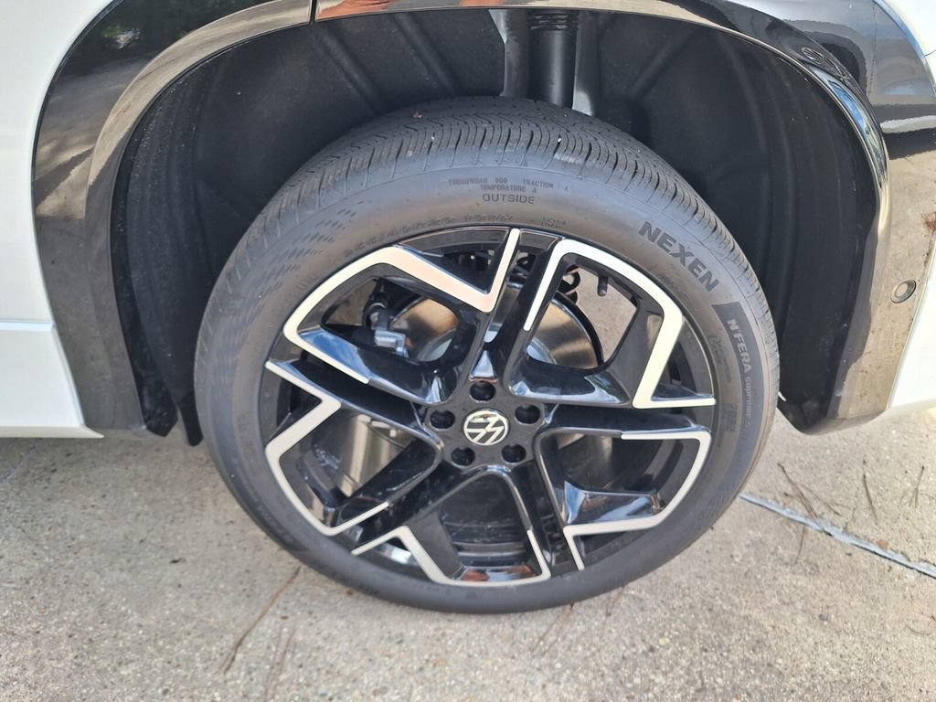 New 2026 Volkswagen Tiguan SEL R-Line AWD/4WD image 16