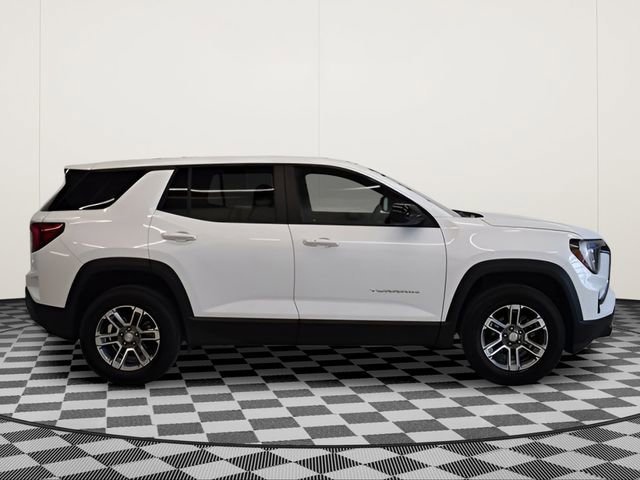 Used 2025 GMC Terrain Elevation AWD/4WD image 2