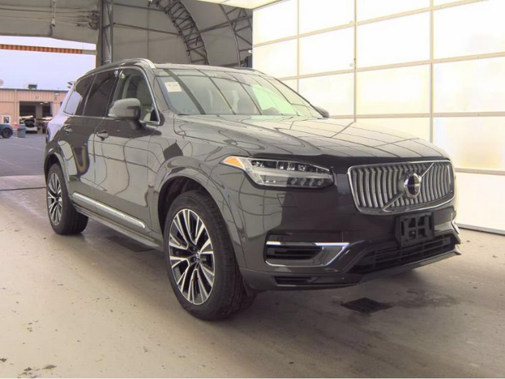 Used 2024 Volvo XC90 T8 Plus AWD/4WD image 4