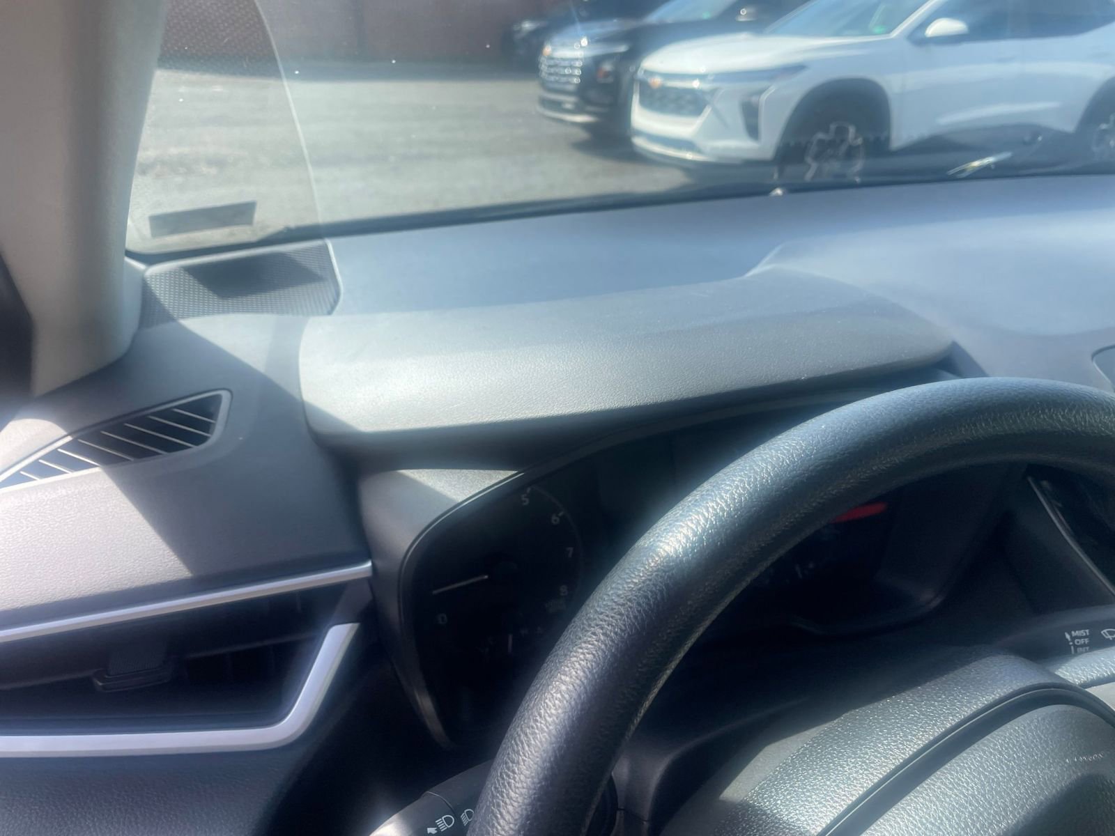 Used 2025 Toyota Corolla LE image 34