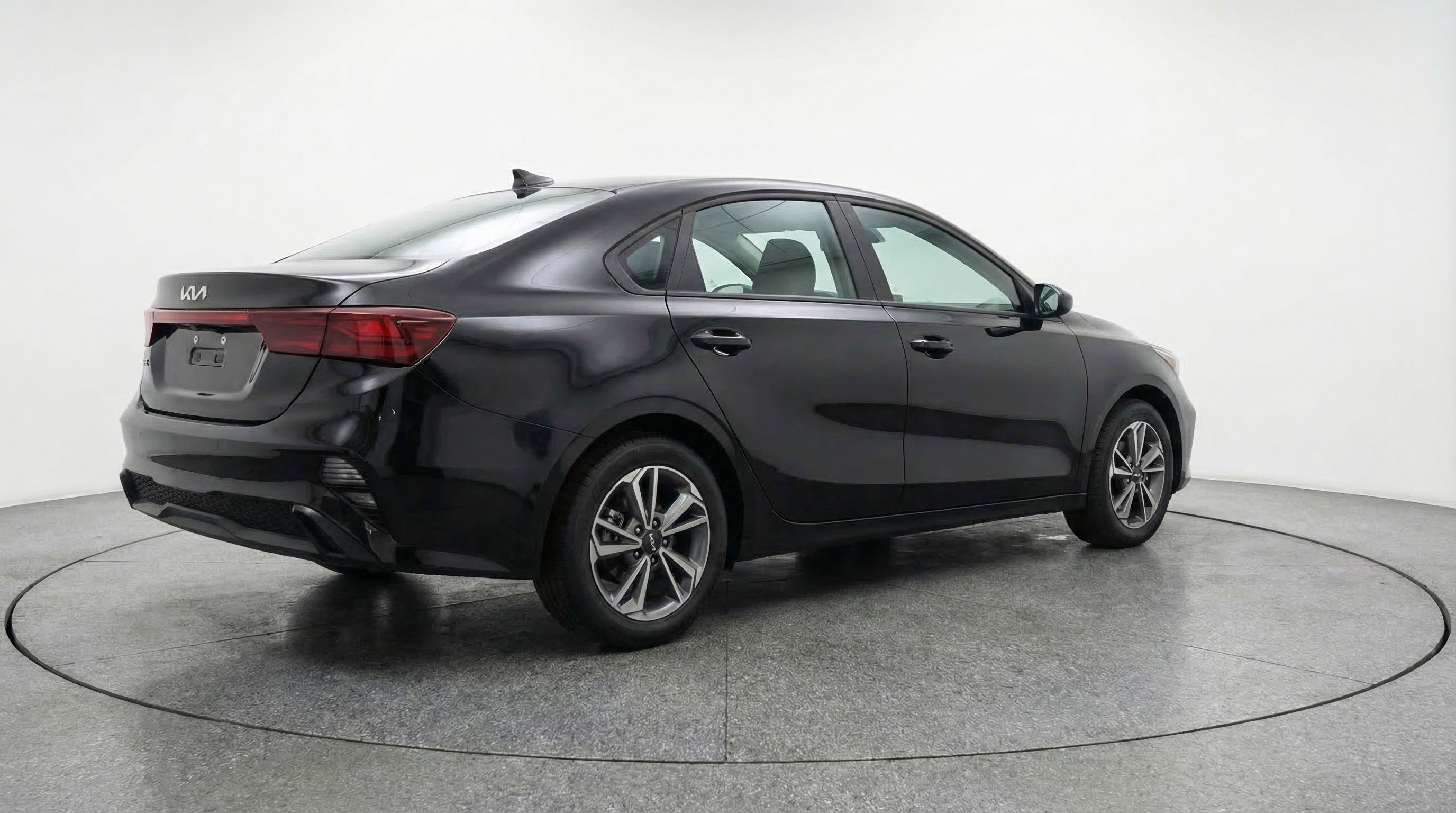 Used 2024 Kia Forte LXS FWD image 9