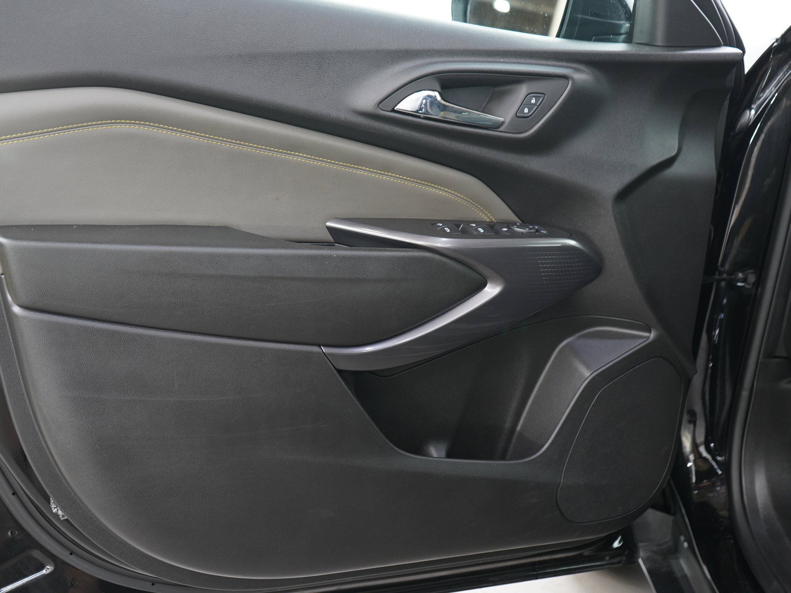 Used 2024 Chevrolet Trax ACTIV FWD image 18