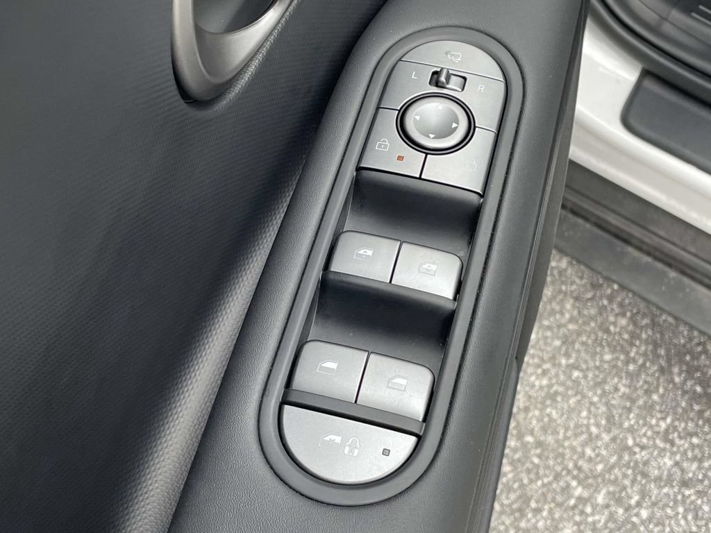 Certified 2025 Hyundai Ioniq 5 SEL RWD image 6