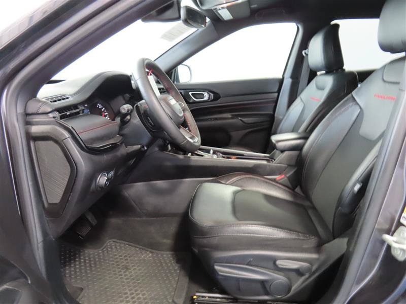 Used 2024 Jeep Compass Trailhawk AWD/4WD image 23