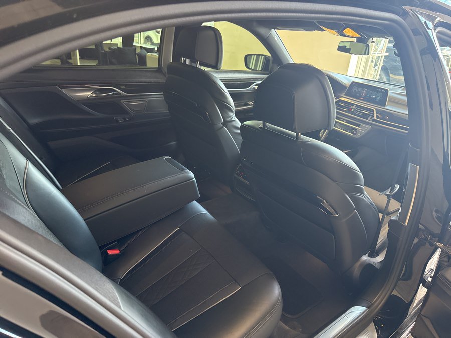 Used 2016 BMW 750i xDrive AWD/4WD image 26