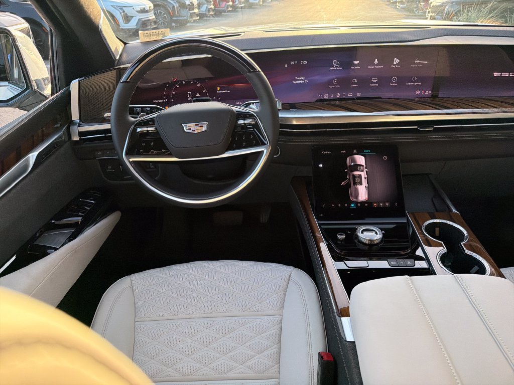 New 2026 Cadillac Escalade ESV Platinum Luxury w/ LPO, Floor Liner Package AWD/4WD image 30