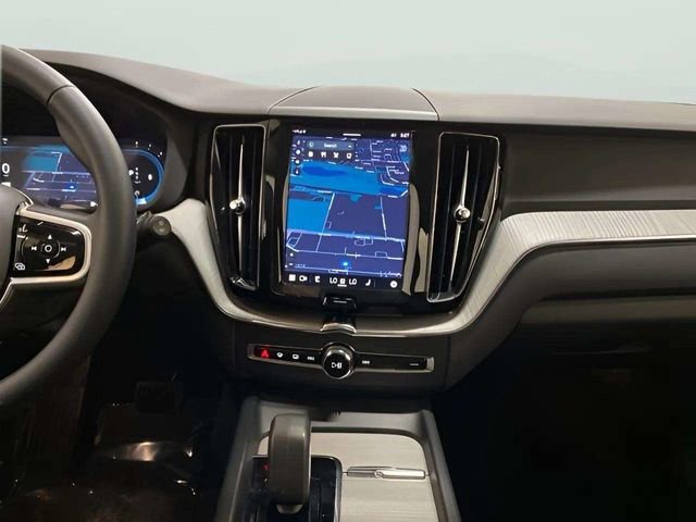 Used 2025 Volvo XC60 B5 Plus AWD/4WD image 16