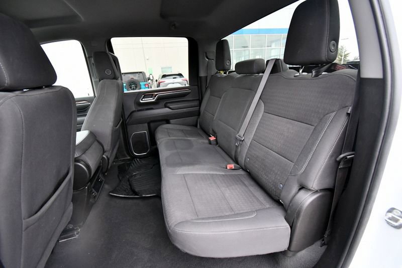 Used 2024 Chevrolet Silverado 2500 LT AWD/4WD image 15