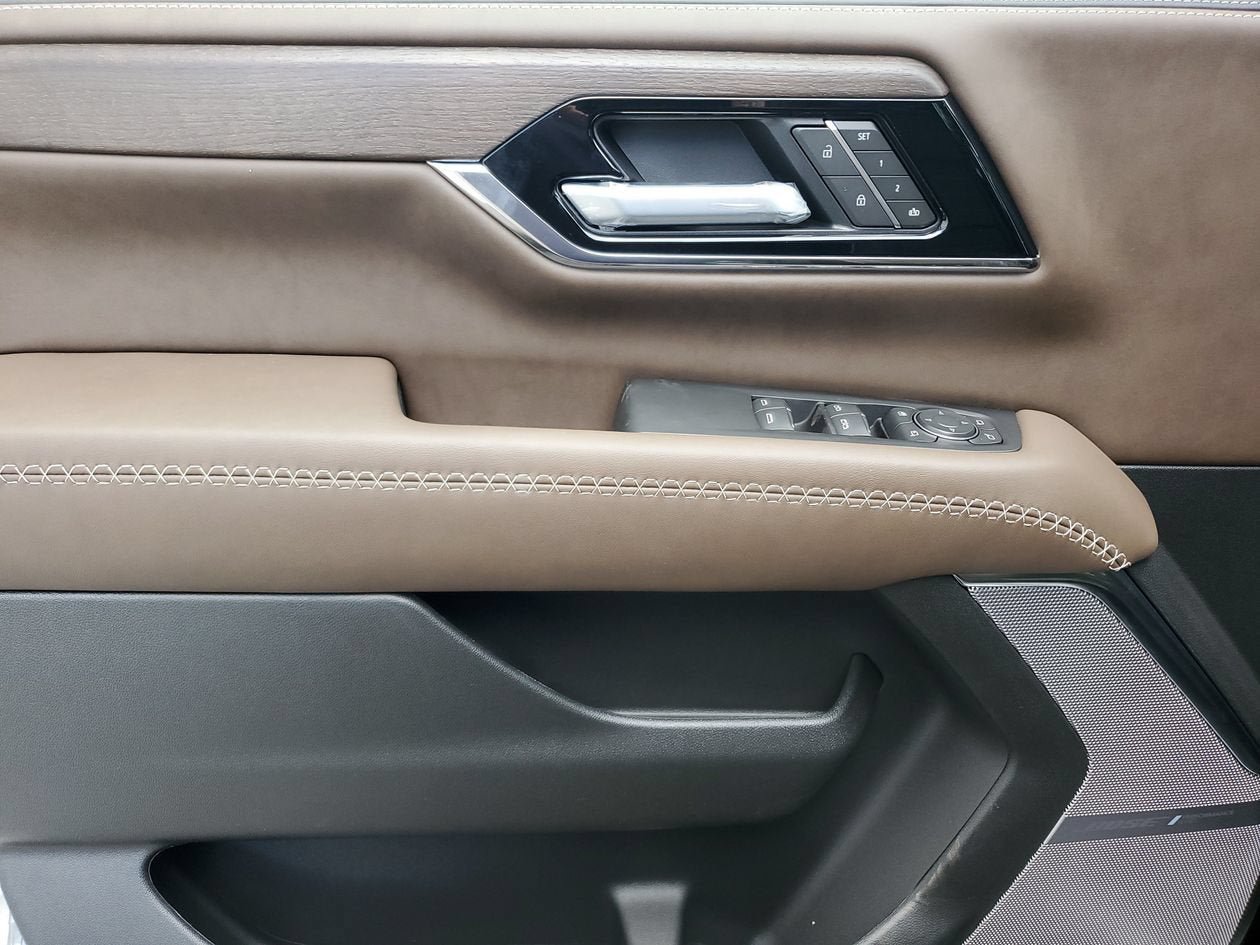 New 2026 GMC Yukon XL Denali Ultimate AWD/4WD image 17