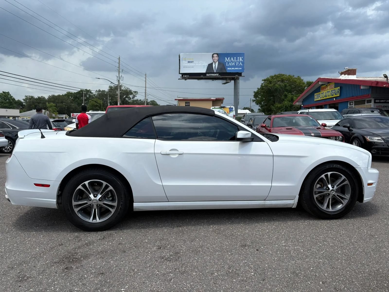 Used 2014 Ford Mustang Premium RWD image 10