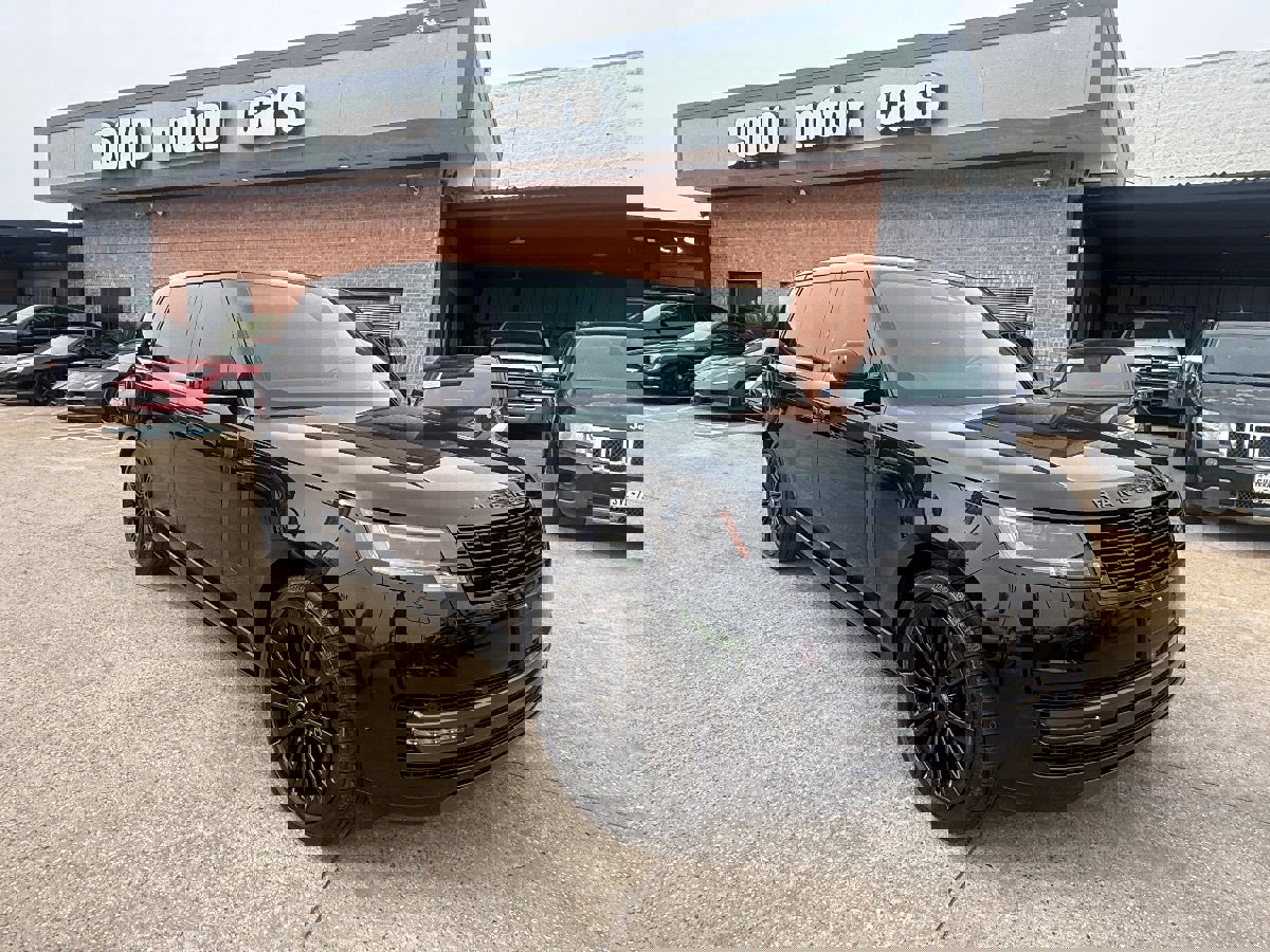 Used 2025 Land Rover Range Rover Long Wheelbase SE image 3