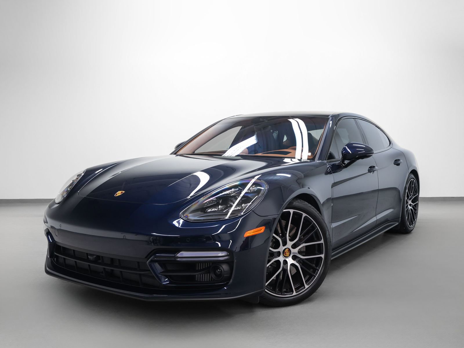 Used 2023 Porsche Panamera GTS image 1