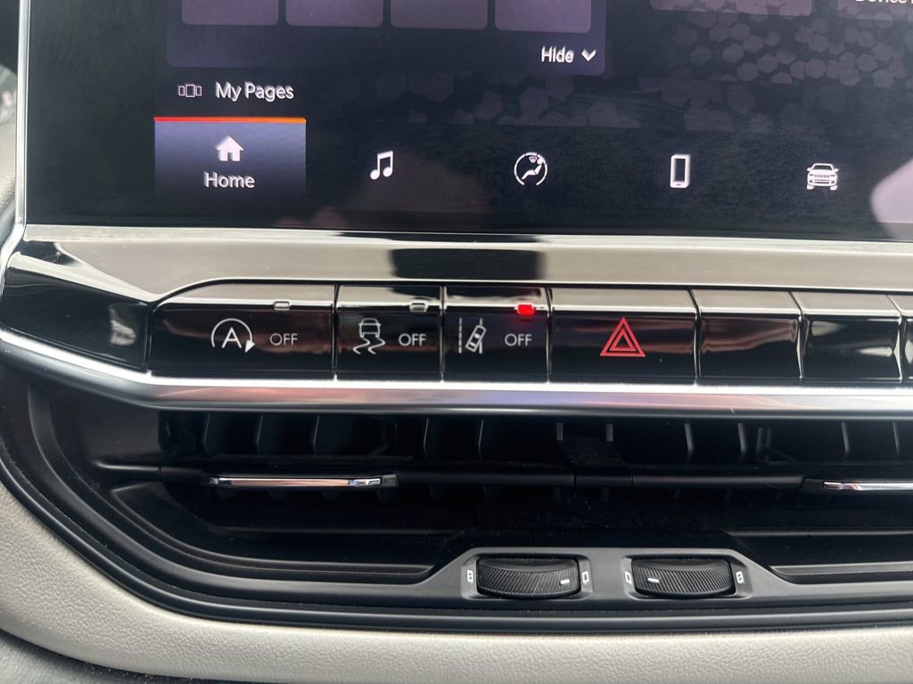 Used 2022 Jeep Compass Limited image 32