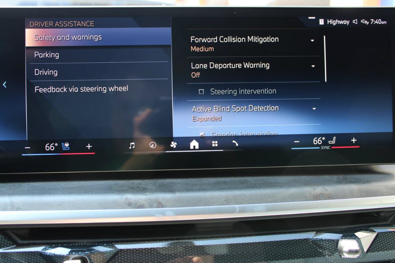 Used 2026 BMW X5 xDrive40i AWD/4WD image 39