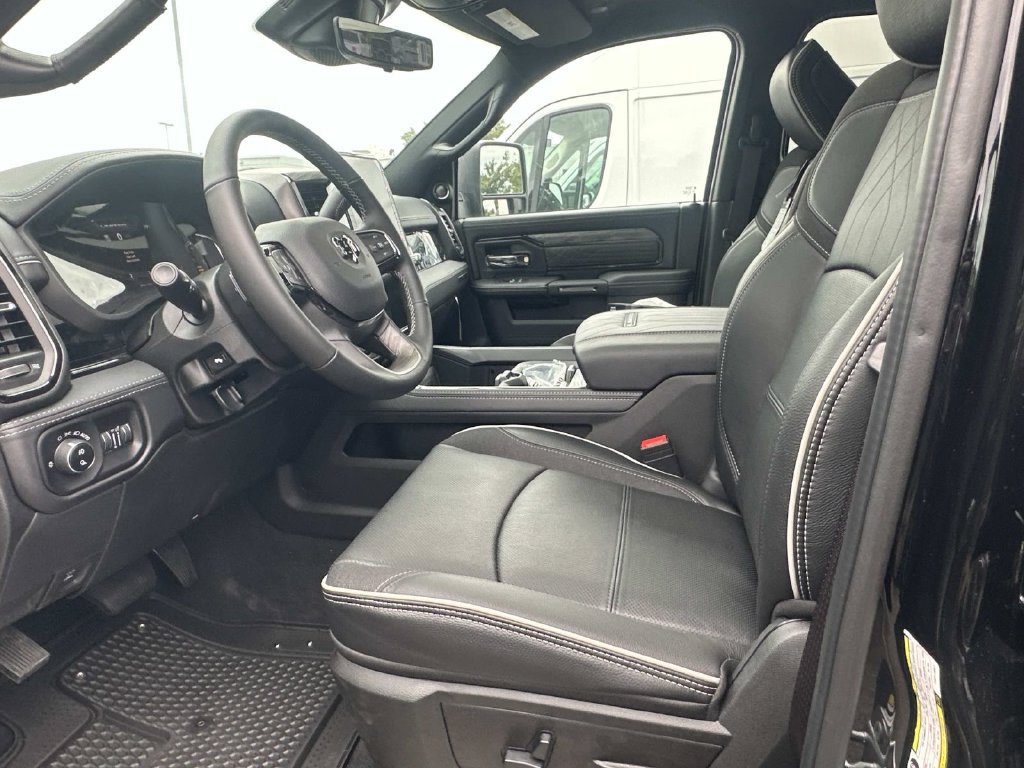 New 2026 RAM 3500 Limited AWD/4WD image 18