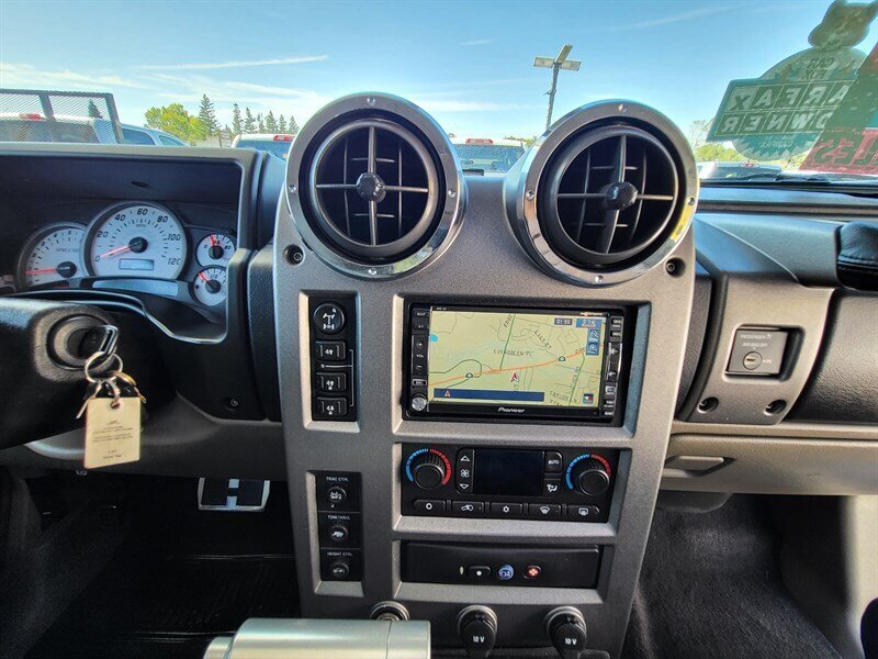 Used 2003 HUMMER H2 w/ Preferred Equipment Group AWD/4WD image 20