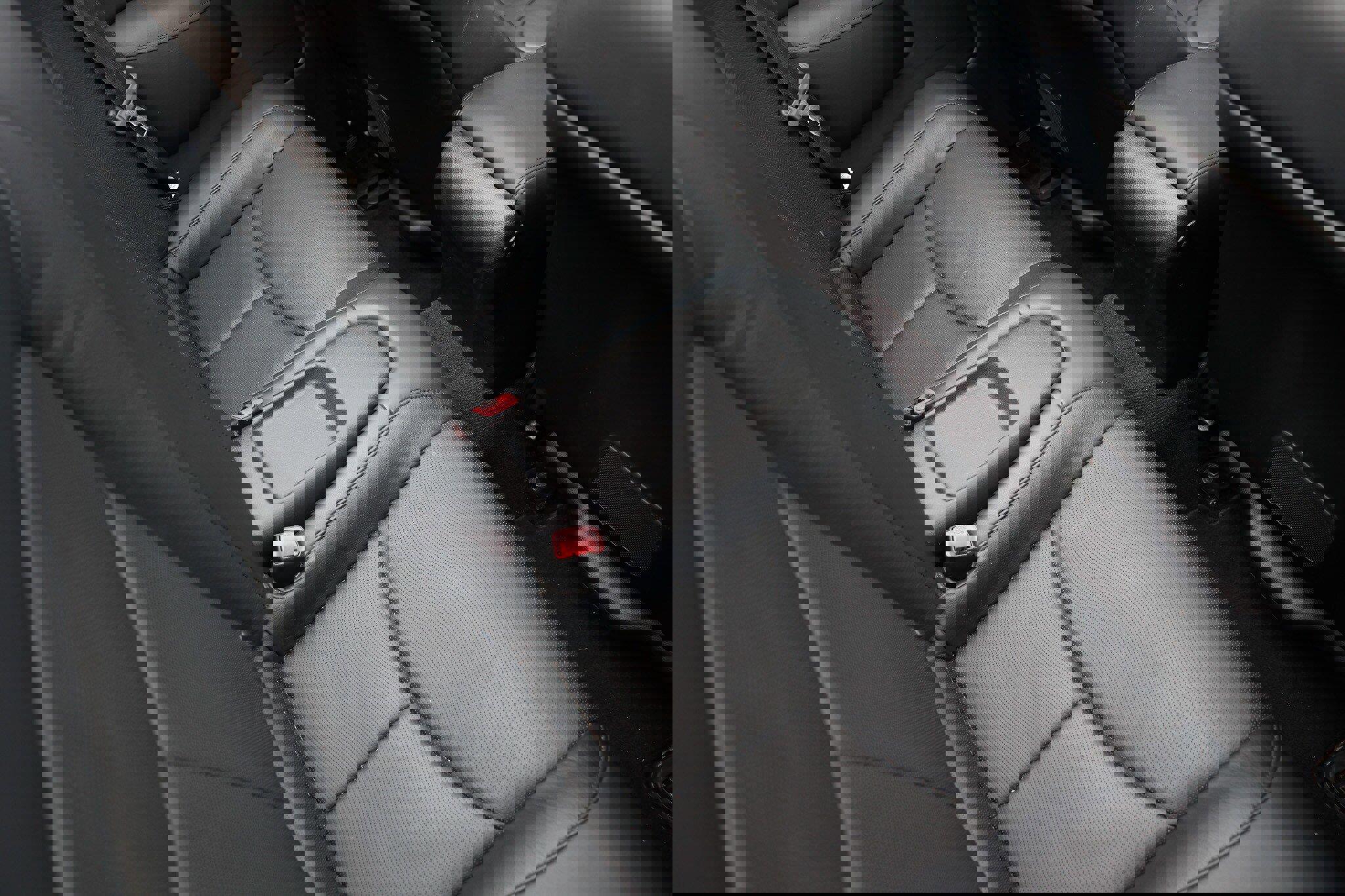 Used 2014 INFINITI Q60 Convertible w/ Premium Package image 15