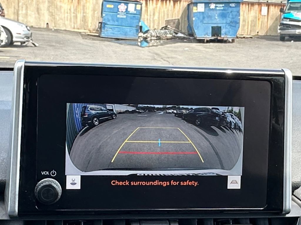 Used 2024 Toyota RAV4 LE AWD/4WD image 16