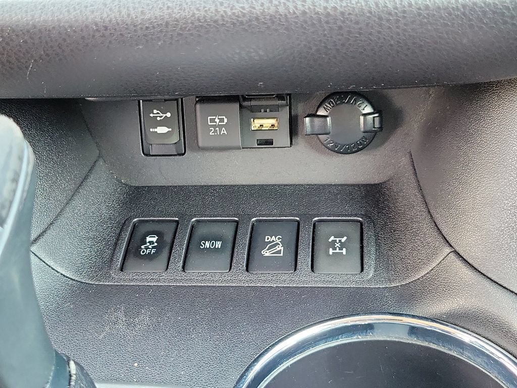 Used 2019 Toyota Highlander XLE AWD/4WD image 26