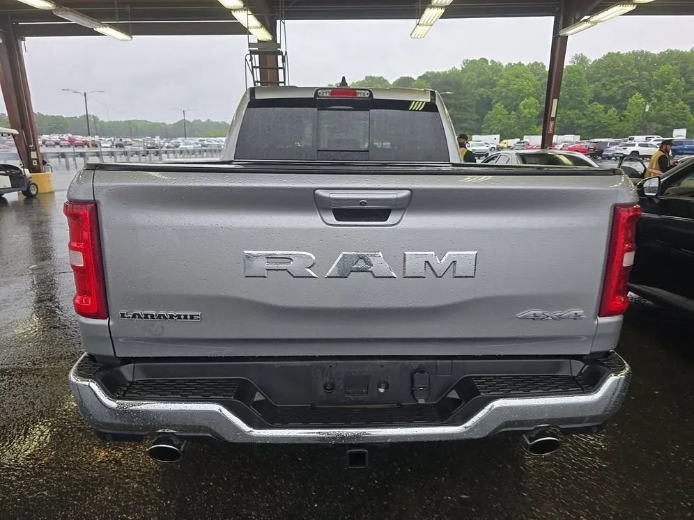 Used 2025 RAM 1500 Laramie AWD/4WD image 5