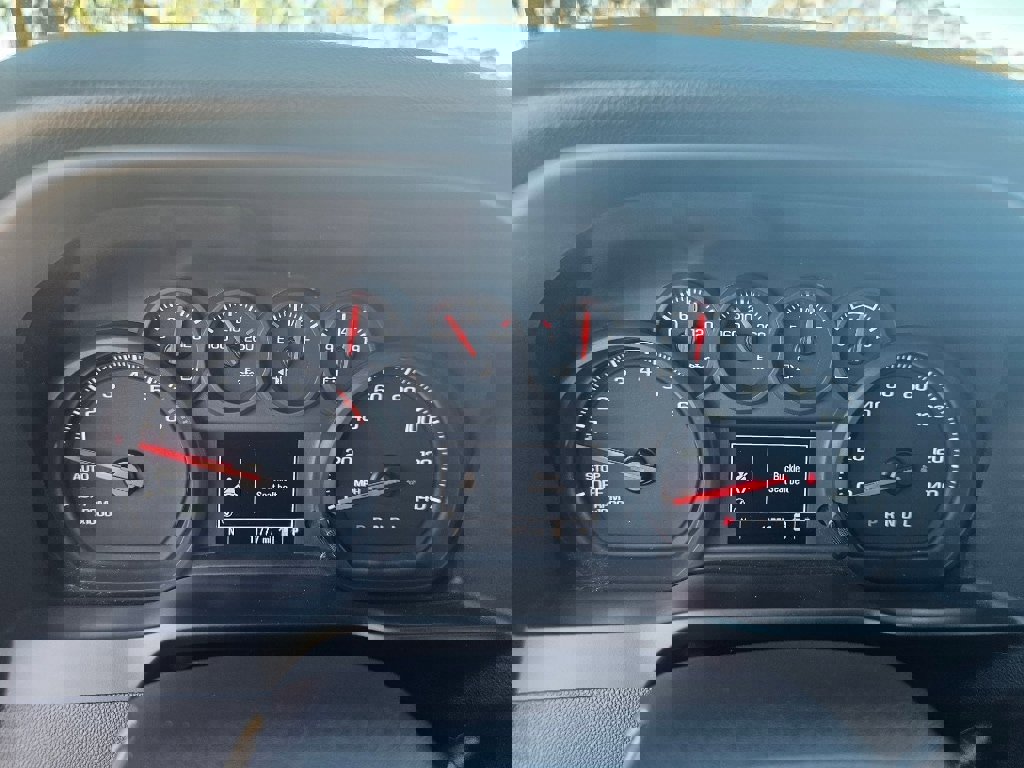 Used 2025 Chevrolet Silverado 1500 W/T image 15