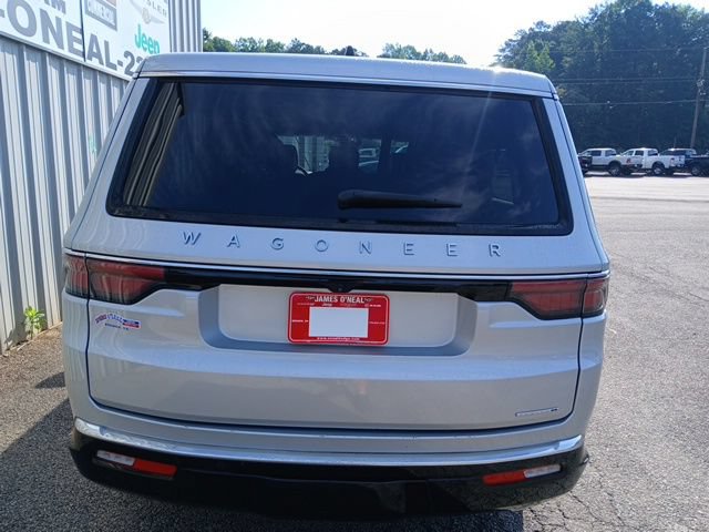 Used 2024 Jeep Wagoneer L Series II w/ Flexible Seating Group AWD/4WD image 4
