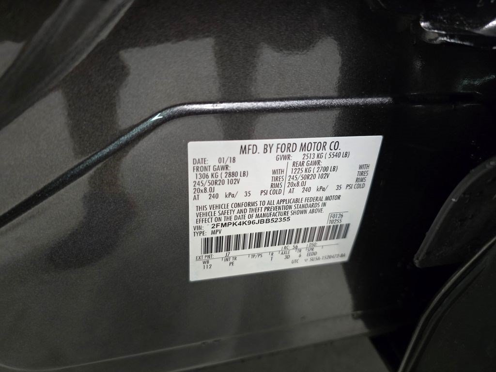 Used 2018 Ford Edge Titanium w/ Equipment Group 302A AWD/4WD image 15