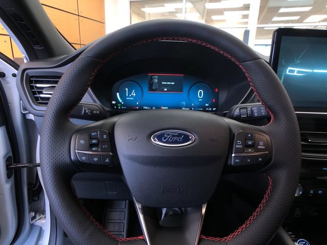 Used 2025 Ford Escape ST-Line Elite w/ Premium Technology Package AWD/4WD image 13