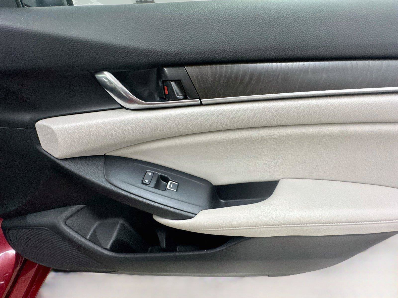 Used 2019 Honda Accord EX-L image 31