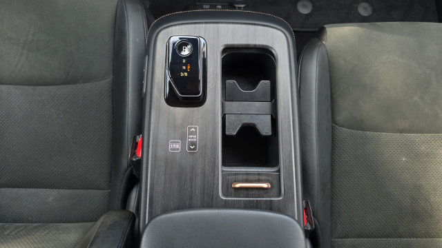 Used 2023 Nissan Ariya AWD image 9