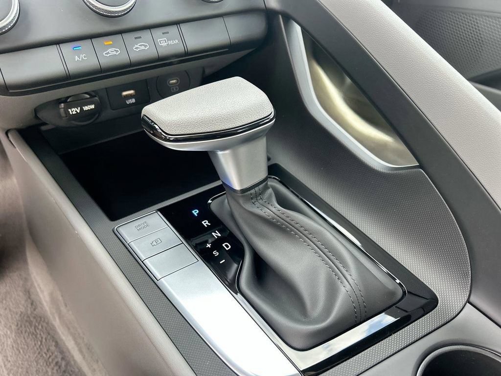 New 2026 Hyundai Elantra SE FWD image 27