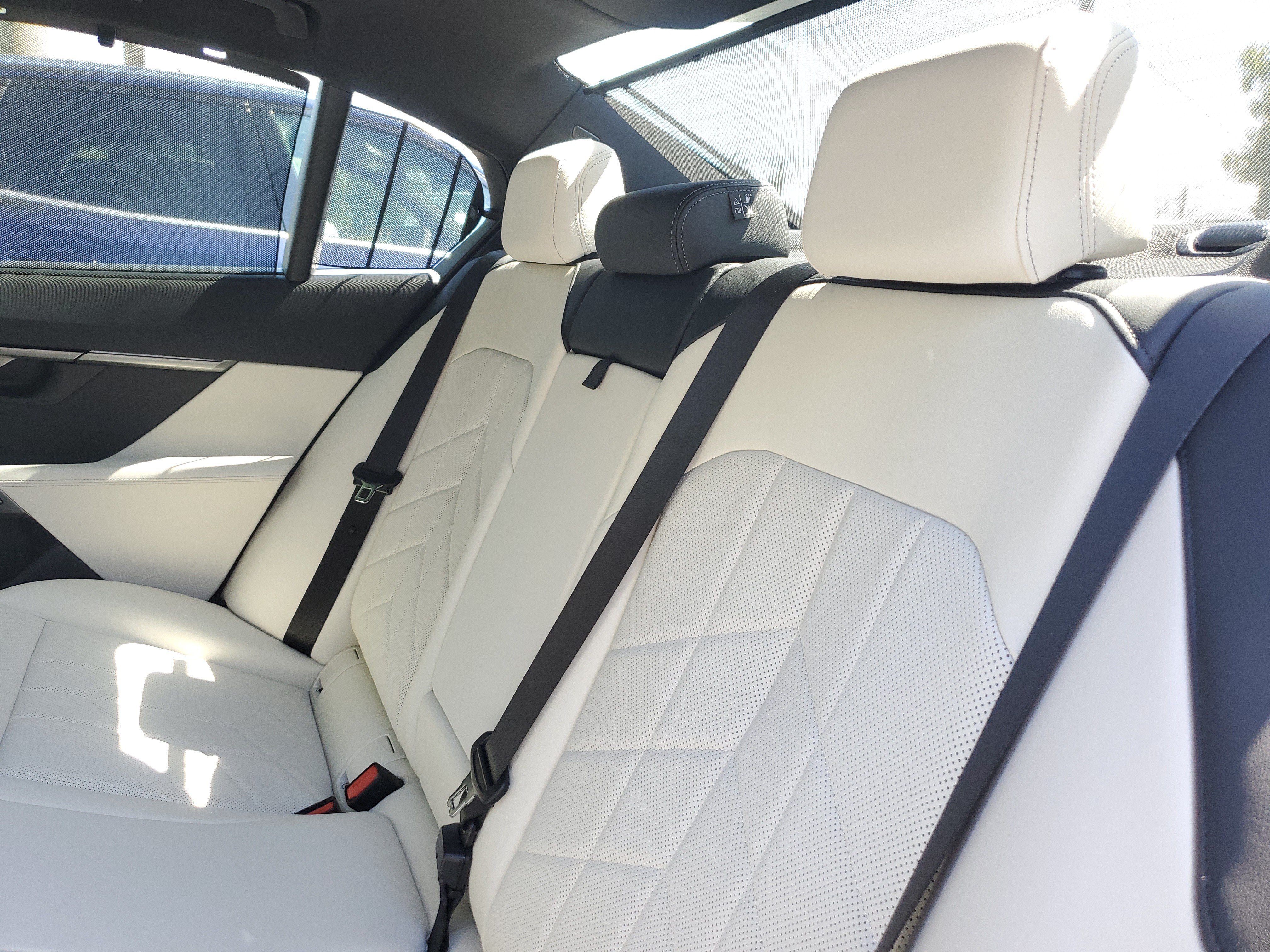 New 2027 BMW 530i w/ Executive Package RWD image 9