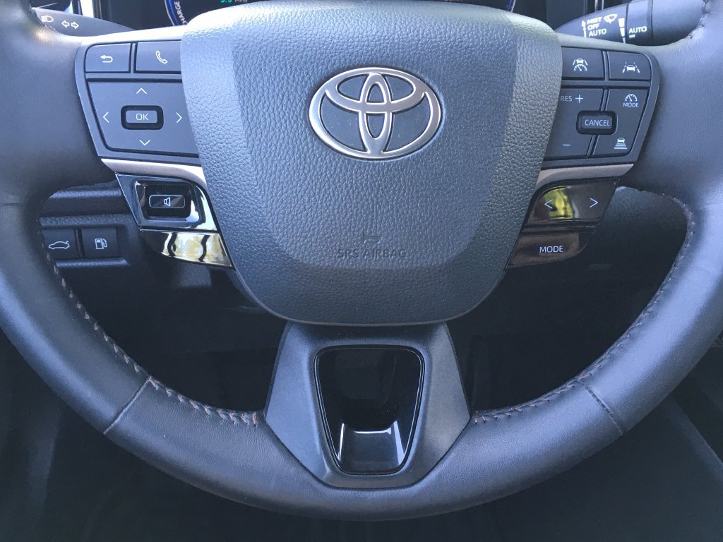 Used 2025 Toyota Camry XLE w/ Premium Package AWD/4WD image 14