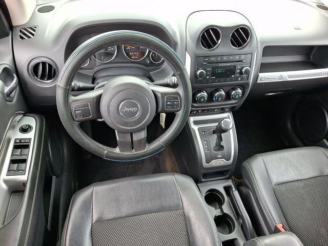 Used 2014 Jeep Compass Latitude AWD/4WD image 2