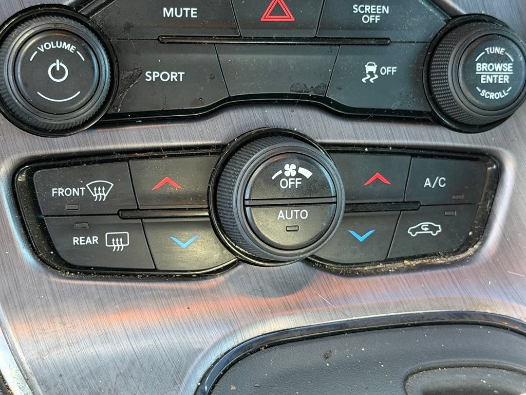 Used 2018 Dodge Challenger SXT RWD image 19